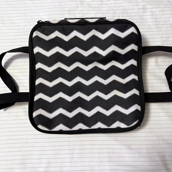 Thirty One Chevron Insulated Potluck Party Casserole Carrier NWOT - Picture 1 of 2